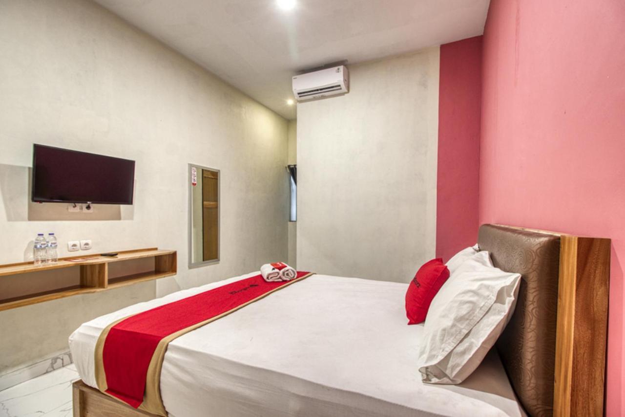 Reddoorz Plus @ Flory Hotel Yogyakarta Eksteriør billede