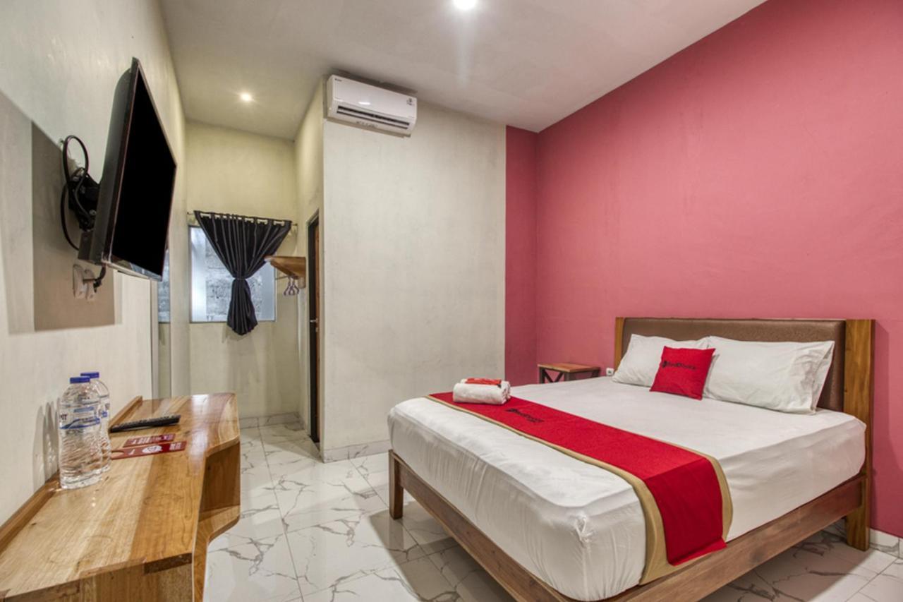 Reddoorz Plus @ Flory Hotel Yogyakarta Eksteriør billede